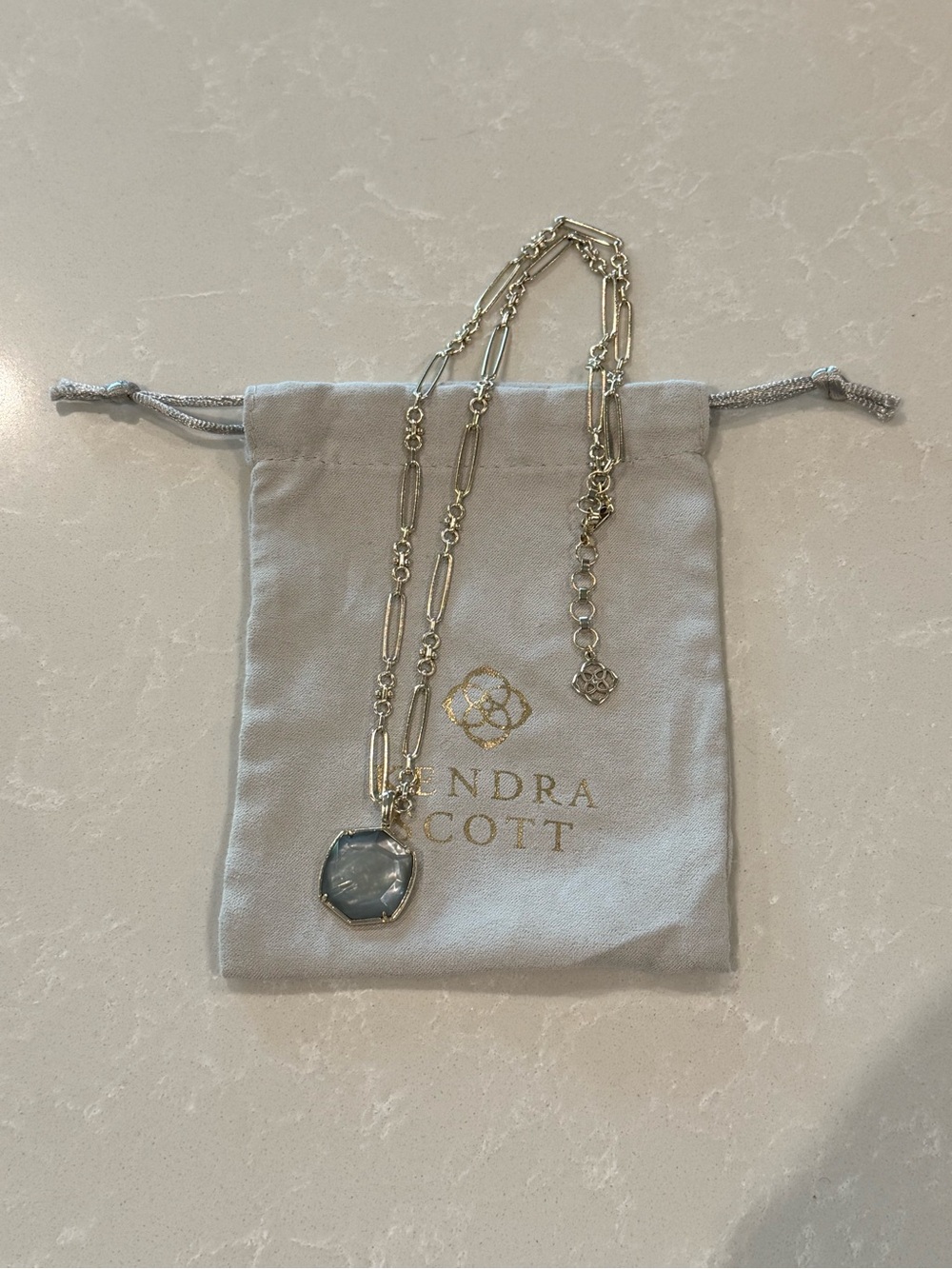 Kendra Scott Iridescent Pendant Necklace - Picture 4 of 5
